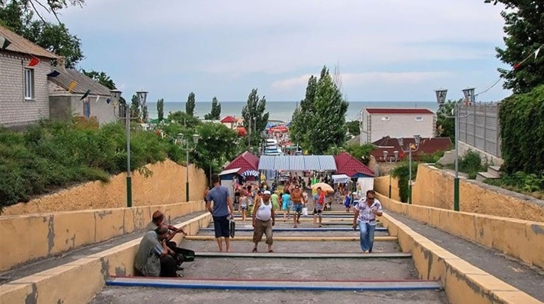 Як виглядають пляжі Херсонщини на травневі свята і яка погода чекає на туристів