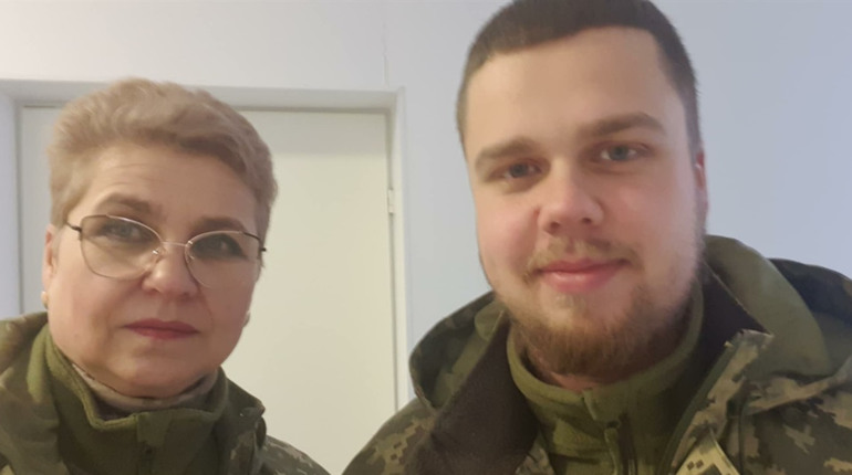 Родина військових медиків з Шостки просить підтримати збір на важливе обладнання для ЗСУ