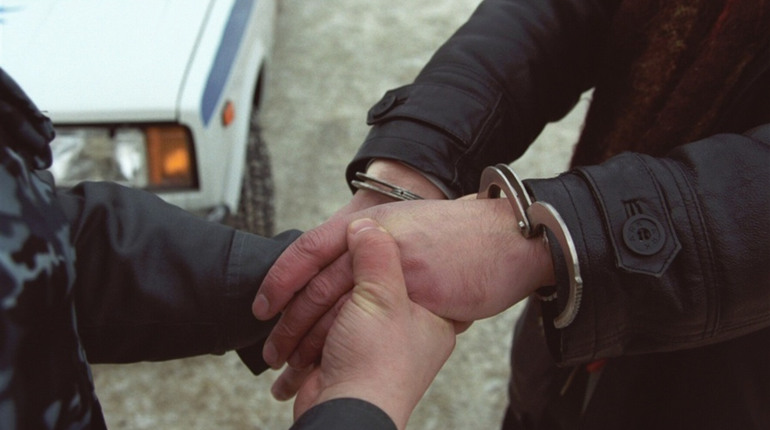 В Усатівській громаді пасинок на вулиці задушив вітчима: той вигнав його з дому