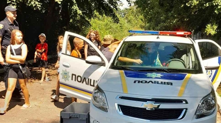 Практичне навчання від поліції та ДСНС: у Дівичківському ліцеї побував мобільний клас безпеки ФОТО