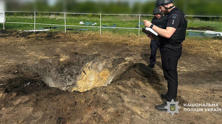 У Ніжинському районі вибухами пошкоджено сільгосппідприємство - будівлі та техніка