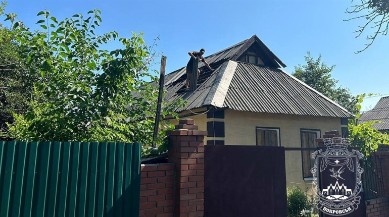 Вночі росіяни обстріляли Покровськ. Одна людина загинула