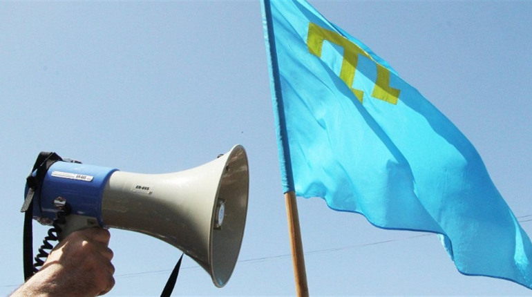 Окупанти обшукали будинки кримських татар у Генічеському районі: людей вивезли до 17 училища