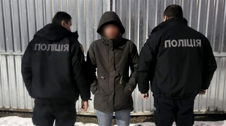 Суд відправив за ґрати сарненця за наругу над могилами військових