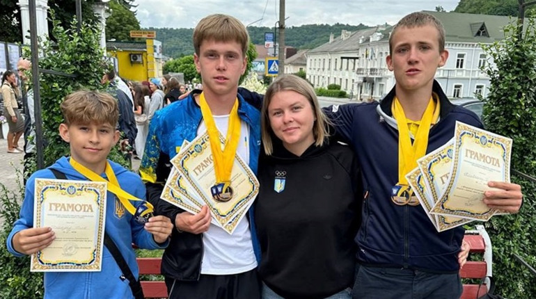 Подвійний успіх: шосткинські лижники тріумфували на Всеукраїнських змаганнях