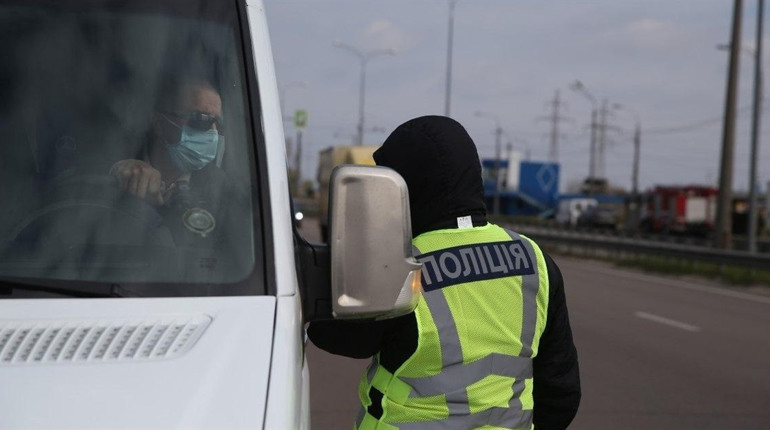 У Глухові на блокпосту затримали чоловіка, який перевозив наркотики