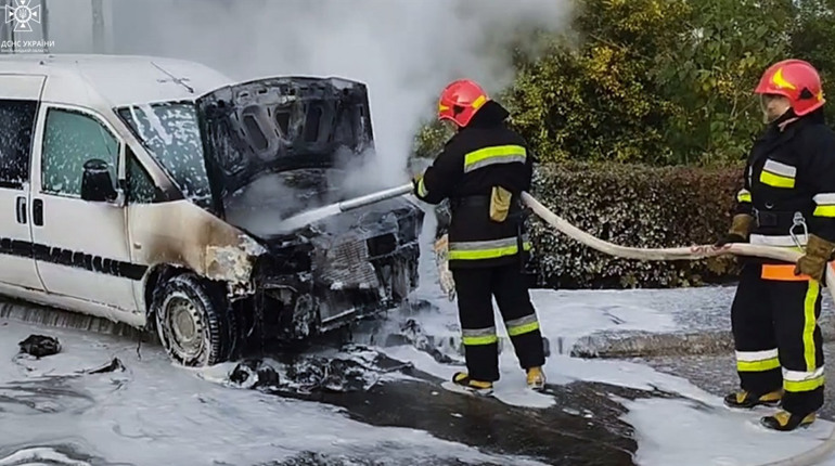 У Нетішині горіла автівка