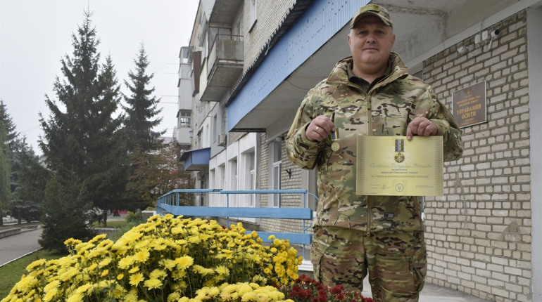 Жмеринчанина, який боронив Донецький аеропорт, нагородили відзнакою Президента України