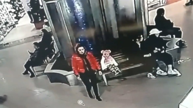 Суд виніс вирок бабусі, яка залишила 4-річну онуку напризволяще у торговельному центрі