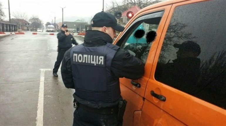 У селі Довговоля поліцейські вилучили авто у нетверезого водія