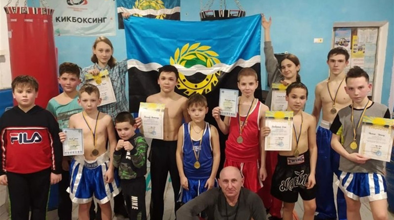 Спортсмени Добропілля привезли додому медалі з Чемпіонату області з кікбоксингу