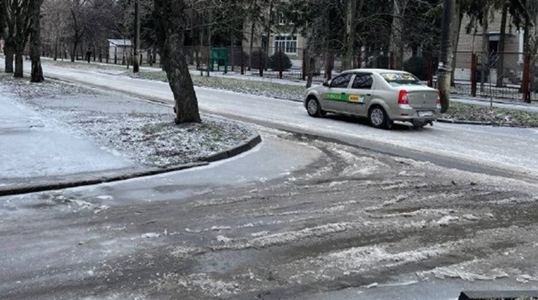 Голова міськради опублікував пояснення з приводу не посипаних доріг у Жовтих Водах