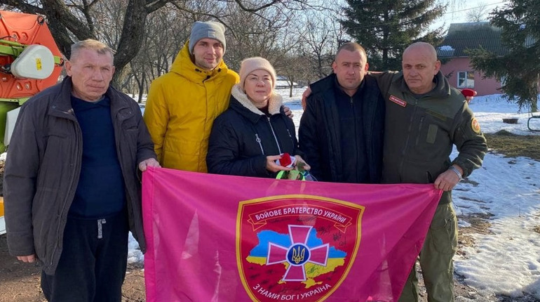 Напередодні нового року рідним загиблих Героїв із Глухівщини вручили обереги «Батьківське серце»