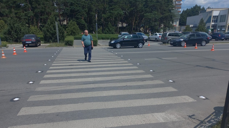 У Нетішині встановили дорожні катафоти
