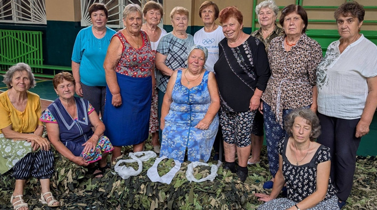 НА ПОТРЕБИ ФРОНТУ - ТИСЯЧНА СІТКА ВІД НОСІВСЬКИХ «ВЕРБІВСЬКИХ ПАВУЧКІВ»