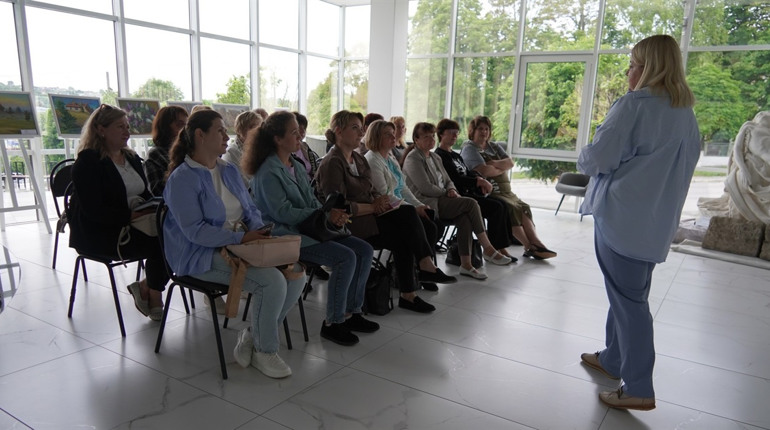 У Городку освітян навчали підтримувати інших і не втрачати власний ресурс