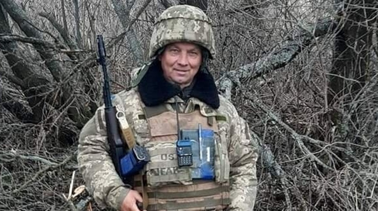 Відчував свою смерть, це було в його віршах: історія полеглого на війні поета Олександра Бережного