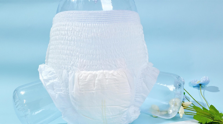 У Києві збирають заявки на допомогу для херсонців: як отримати підгузки для дорослих