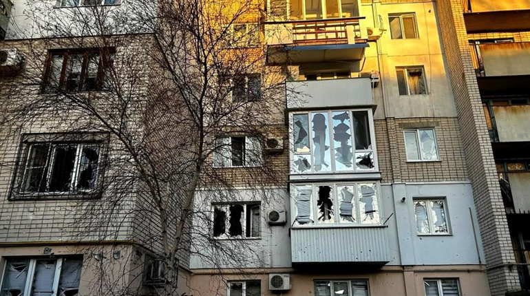 На Херсонщині армія рф завдала ударів по житловим будинкам, дитсадочку, школі та підприємству (ФОТО)