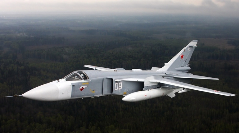Російська "сушка" пішла за "російським воєнним кораблем": українські ППО збили літак над Зміїним