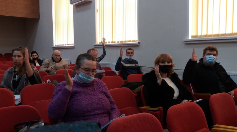 У Сватовому депутати райради направили звернення про ремонт доріг: про які йдеться, що вирішували ще