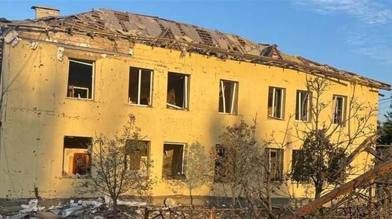 Росіяни атакували житлові будинки в Покровському районі. Поранено 16 осіб