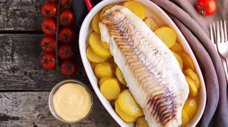 Рецепт дня: запечена риба з овочами