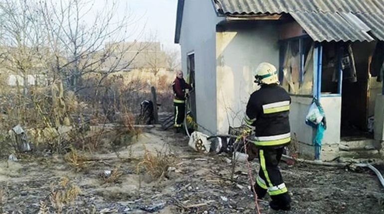 У Володимирці на ліквідації пожежі рятувальники виявили мертвого чоловіка