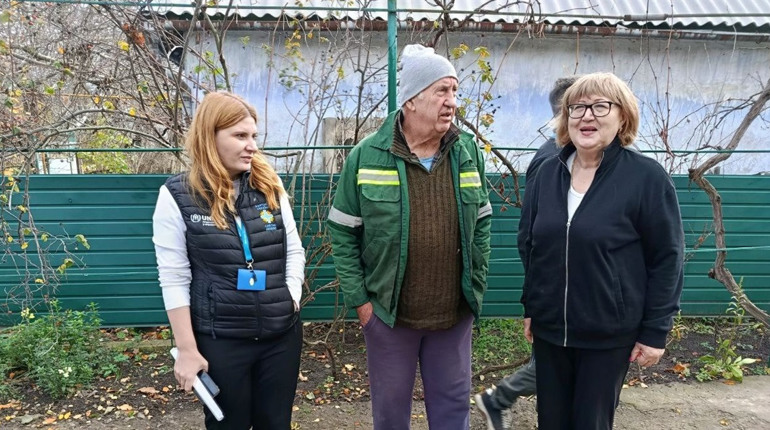 У Біляївці міжнародні партнери перевіряли відремонтовані після обстрілу будинки і житло ВПО