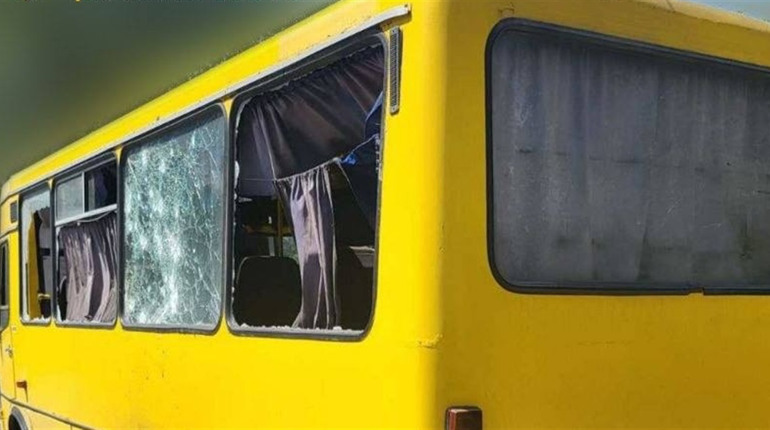 На Херсонщині окупанти завдали ударів по житлових будинках, критичній та соціальній інфраструктурі