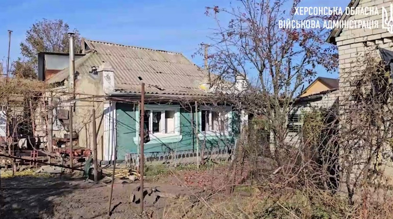 На Херсонщині російські окупанти атакували заклад освіти, магазин, житлові будинки