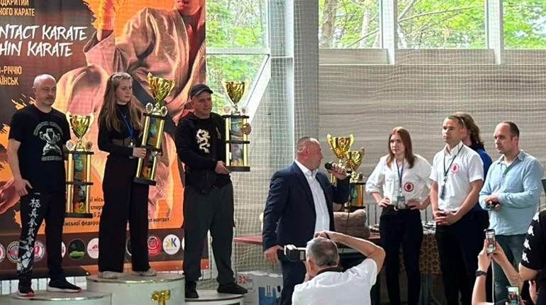 Первомайські каратисти — чемпіони України: 18 призових місць і головний кубок турніру
