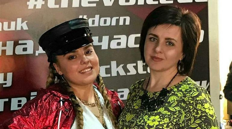 "Доню, будь щасливою»: Іванна ОЛІЙНИК допомогла доньці на милицях дійти до фіналу "Голосу країни-9"
