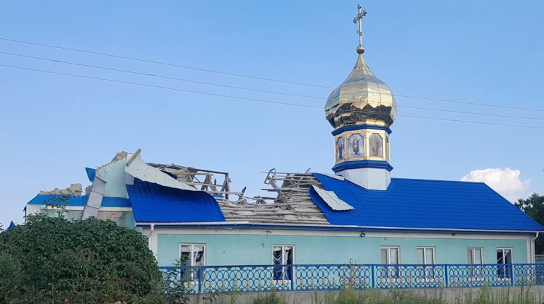 Росіяни артилерією збили дзвіницю храму у Станіславі на Херсонщині