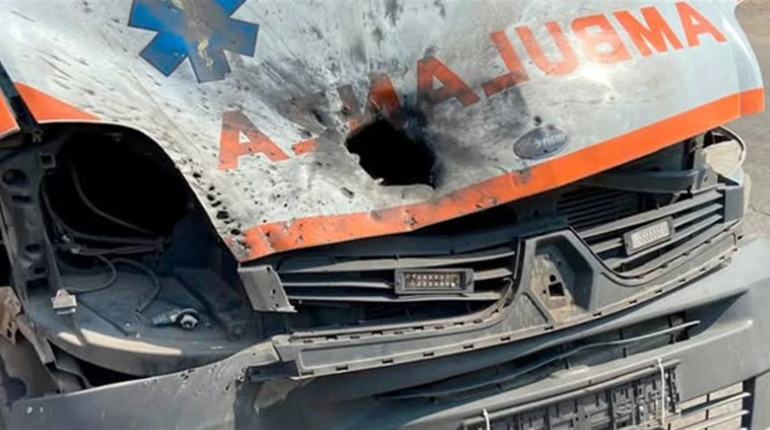 У Херсоні дві "швидкі" підірвалися на російських "пелюстках"