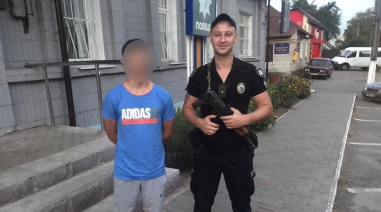 Підліток босоніж йшов з Сум до Шостки