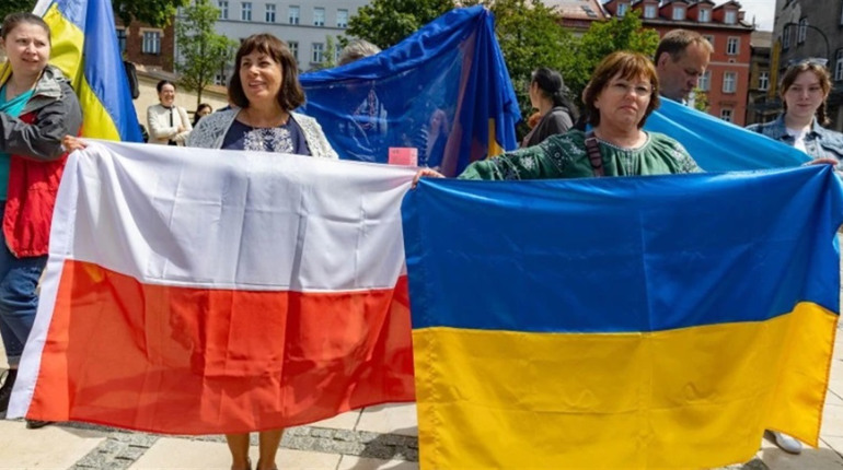 Польські жінки стали на захист українських і звернулись до влади з листом щодо допомоги біженцям