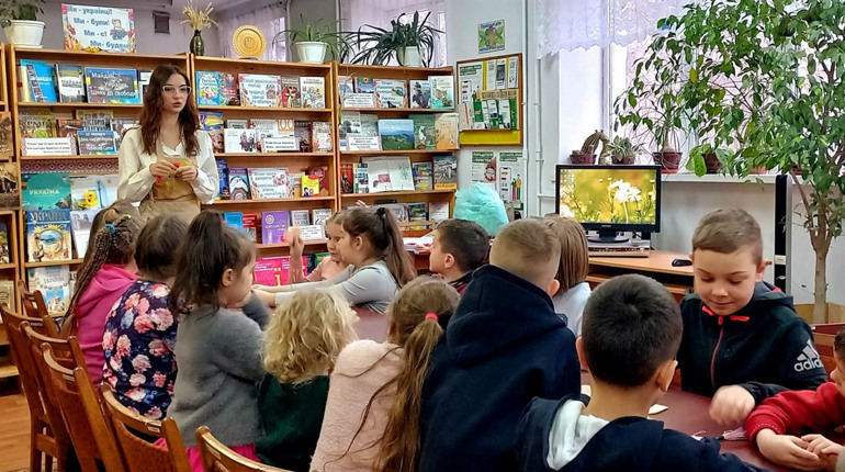У дитячій бібліотеці відбувся майстер-клас з виготовлення валентинок