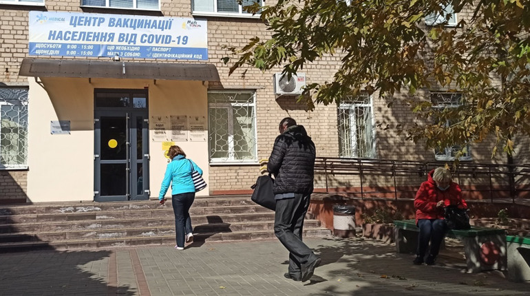 Майже дві тисячі мелітопольців хворіють коронавірусом