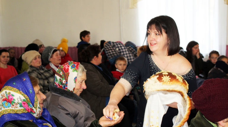 Як працівників СФГ "Олімп", пайовиків та односельців вітали із Днем трудівників села