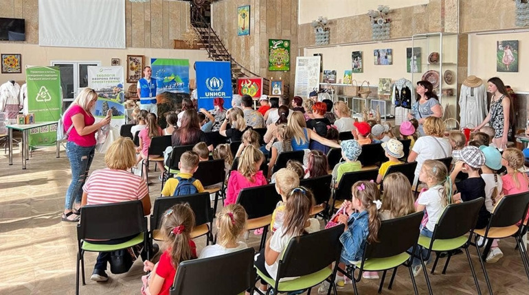 Будують свідоме суспільство: у Дрогобичі проведуть тренінг для переселенців по сортуванню сміття