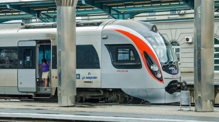 Відновлене регулярне курсування швидкісного потяга Інтерсіті+ сполученням Київ-Дніпро