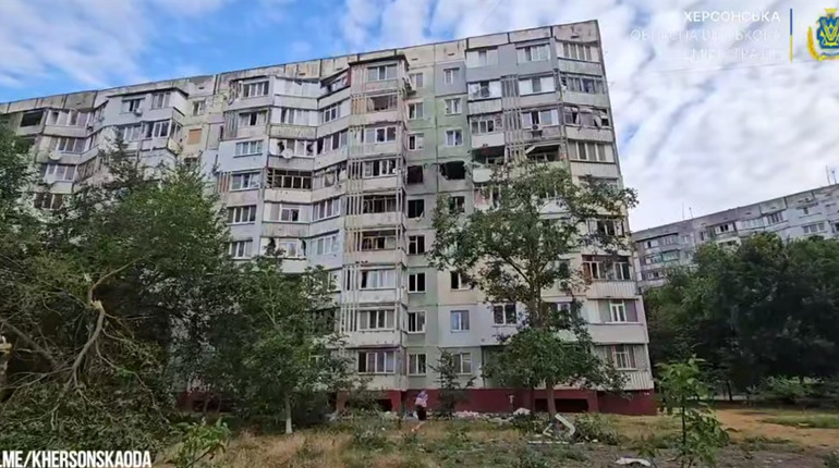 На Херсонщині армія рф завдала ударів по соціальній інфраструктурі та житлових кварталах