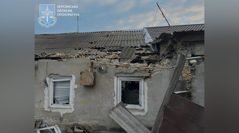 Російські окупанти зранку обстріляли Херсон: поранений чоловік