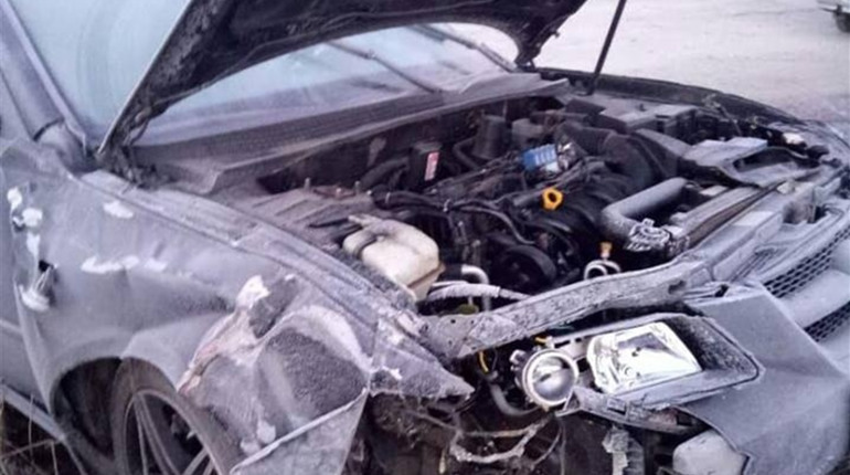 У Сватовому на Конституції авто «влетіло» у дитячий майданчик: є постраждалий