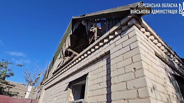 Армія рф на Херсонщині атакувала житлові будинки, критичну інфраструктуру, приватні автівки