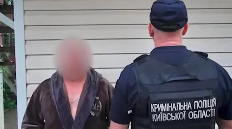 На Фастівщині поліцейські знайшли чоловіка, який підпалив автівку