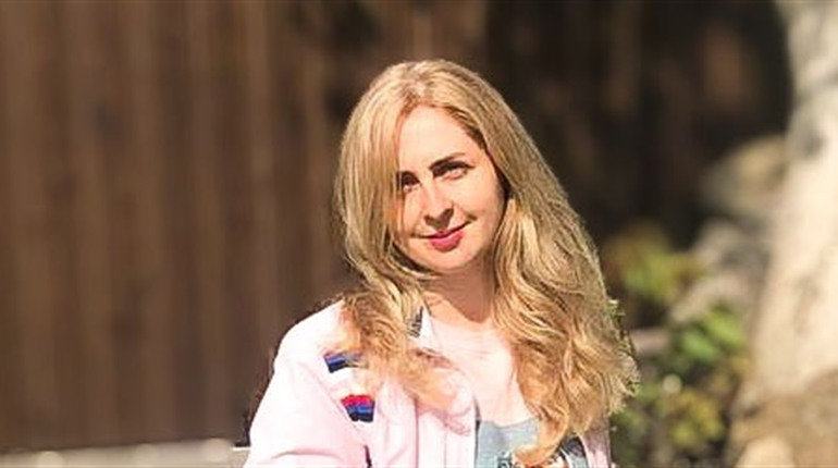 Барська вишивальниця Юлія Зарічна: «Кожен хрестик — це молитва і код нашої пам’яті»