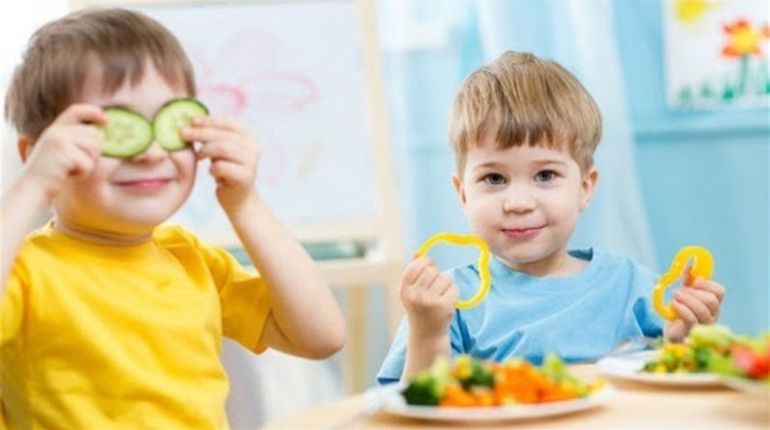 У Сватовому для садків у 2019 купили продуктів харчування на мільйон у двох підприємців. Вони родичі