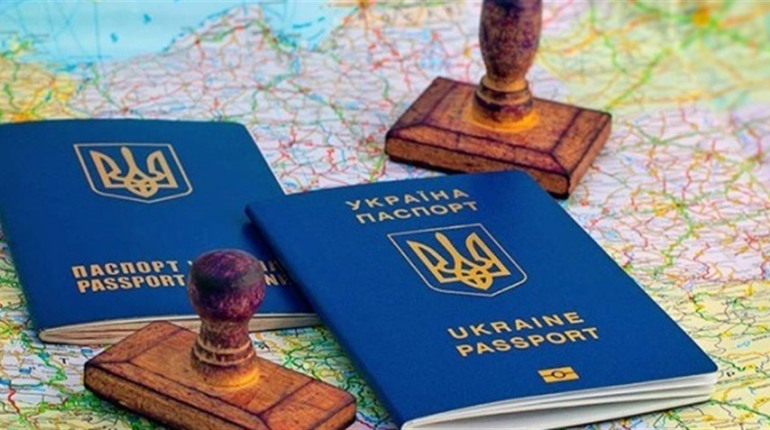 Хто з чоловіків має право виїхати за кордон під час воєнного стану